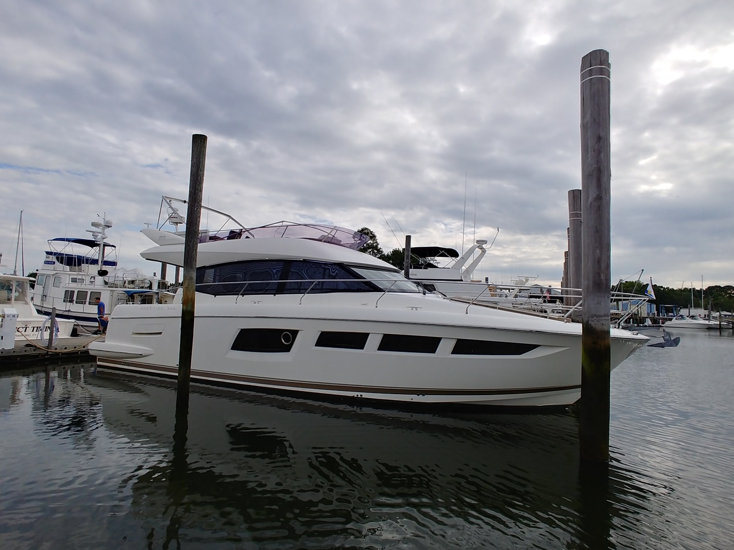 Pre-Owned Prestige Yachts 500 Flybridge For Sale