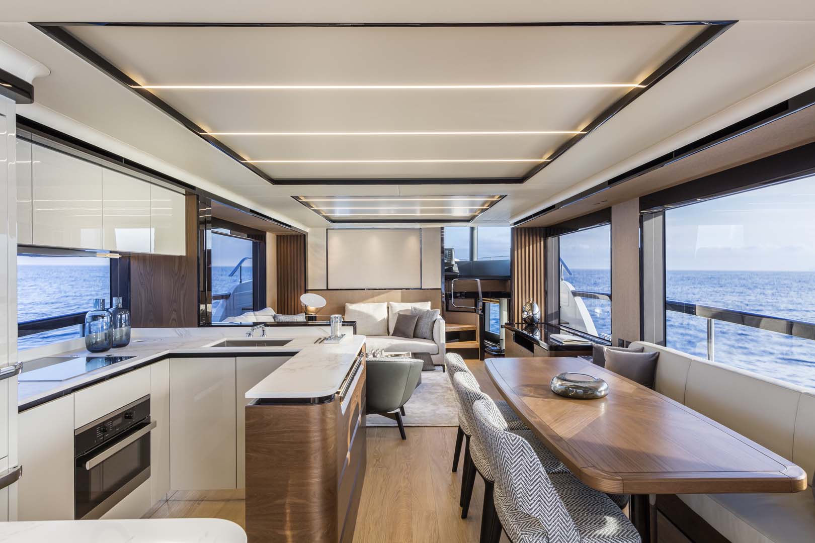 Salon on the absolute navetta 68