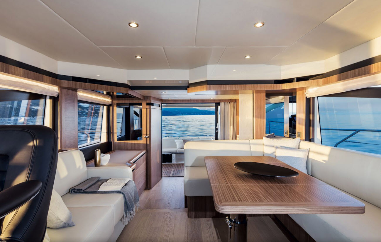 Absolute Yachts 50 Fly Salon