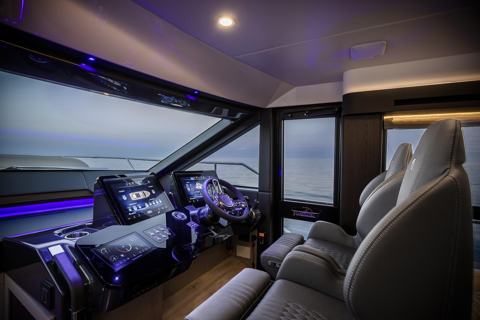 helm seats and electronics - salon