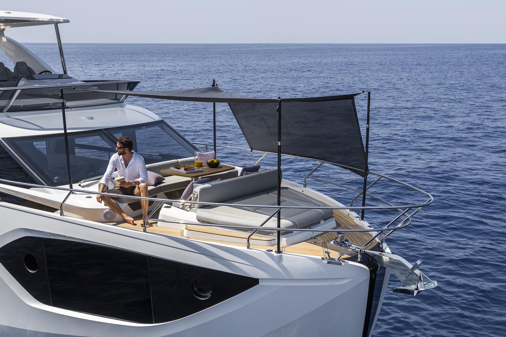 bow deck seating on absolute 52 fly