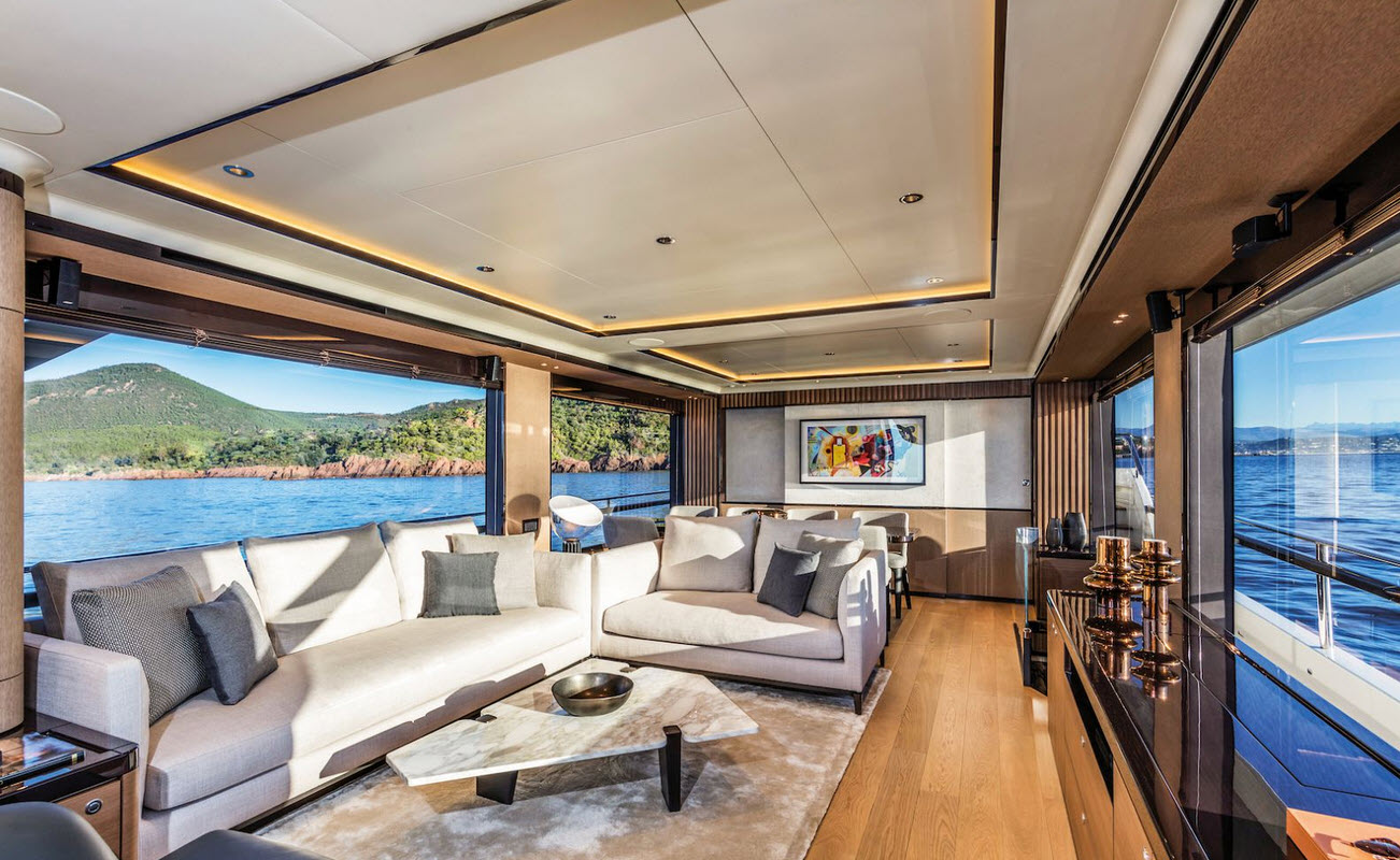 salon and dining area on the absolute 73 navetta