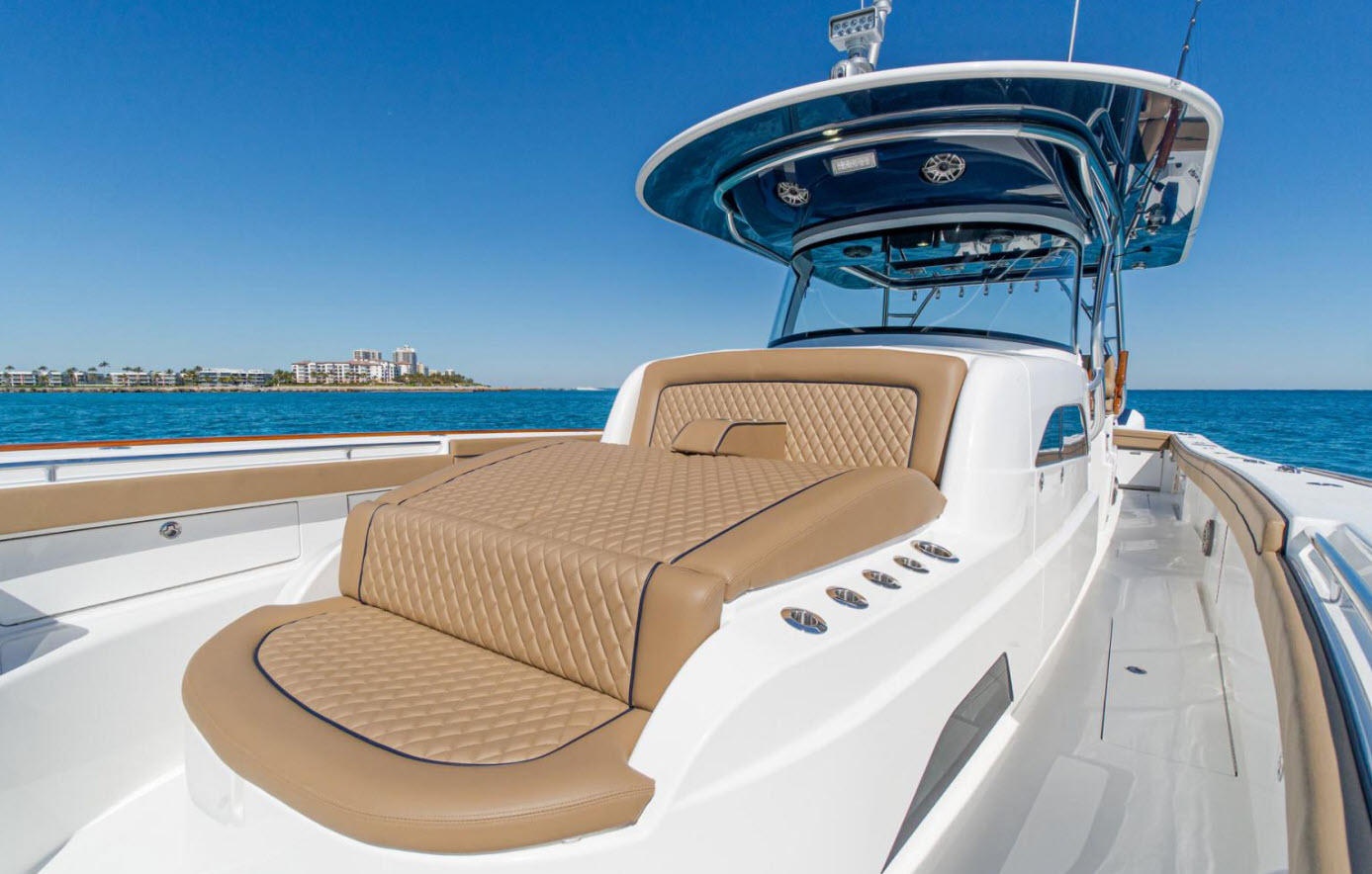 bow lounge attached to console