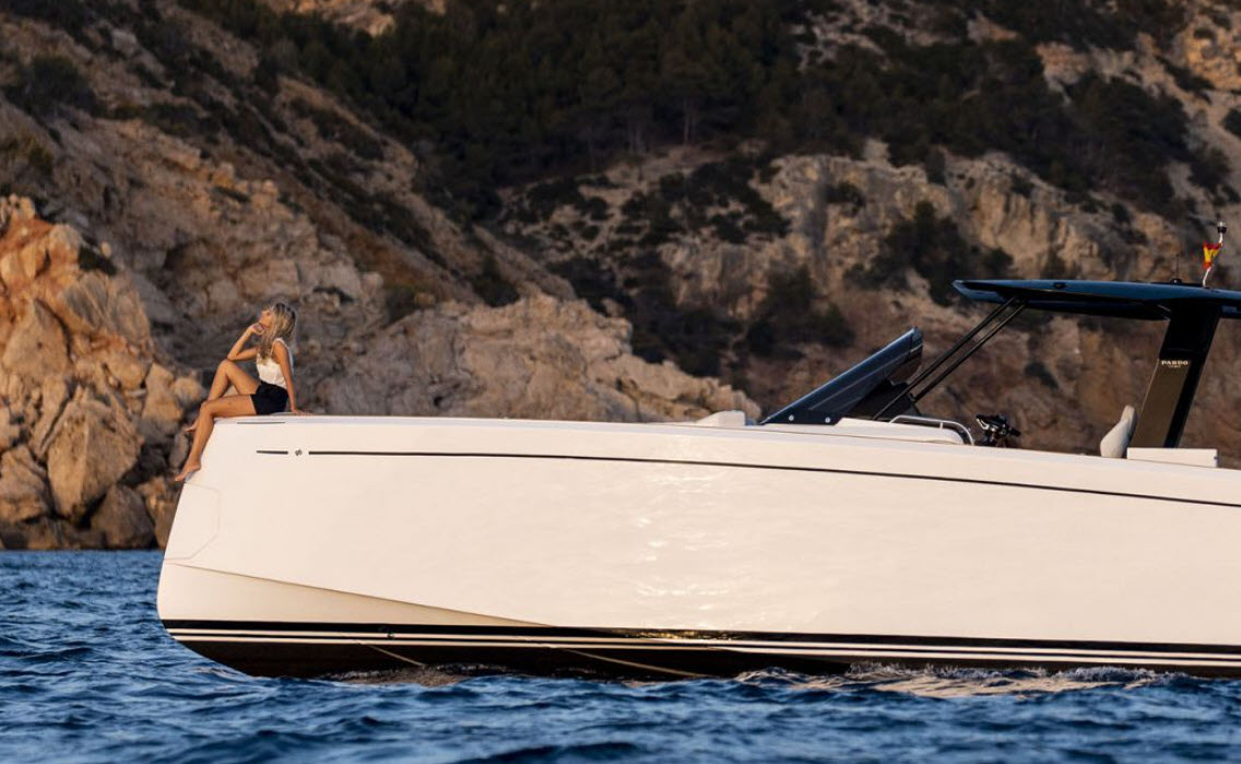 inverted bow design on pardo yachts