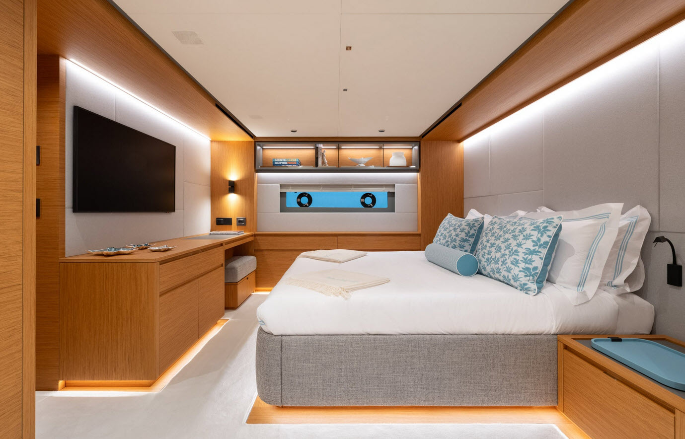 main bedroom on board the pardo gt75