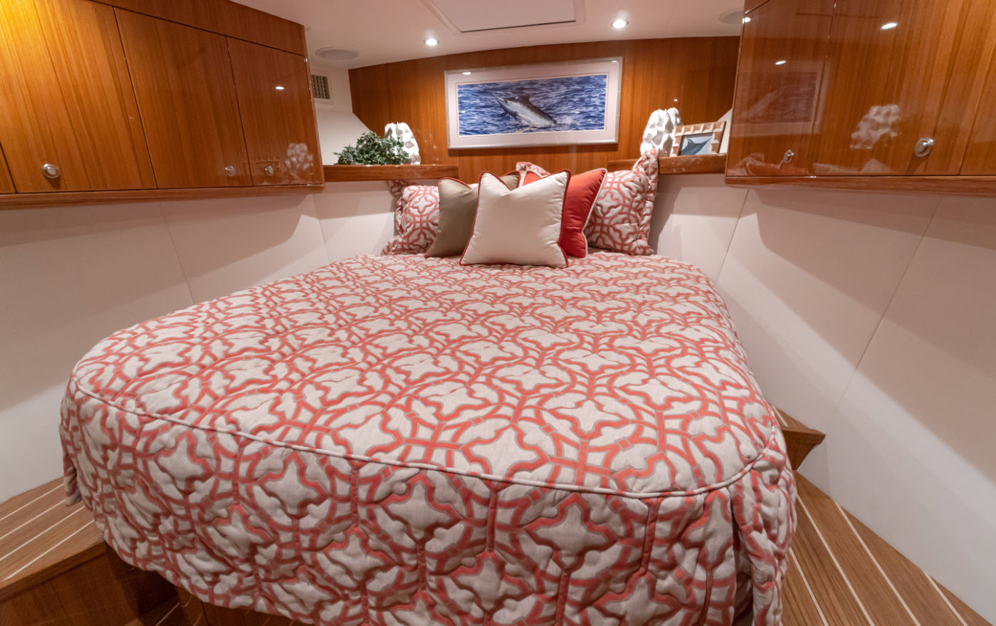 master cabin on viking 46 billfish