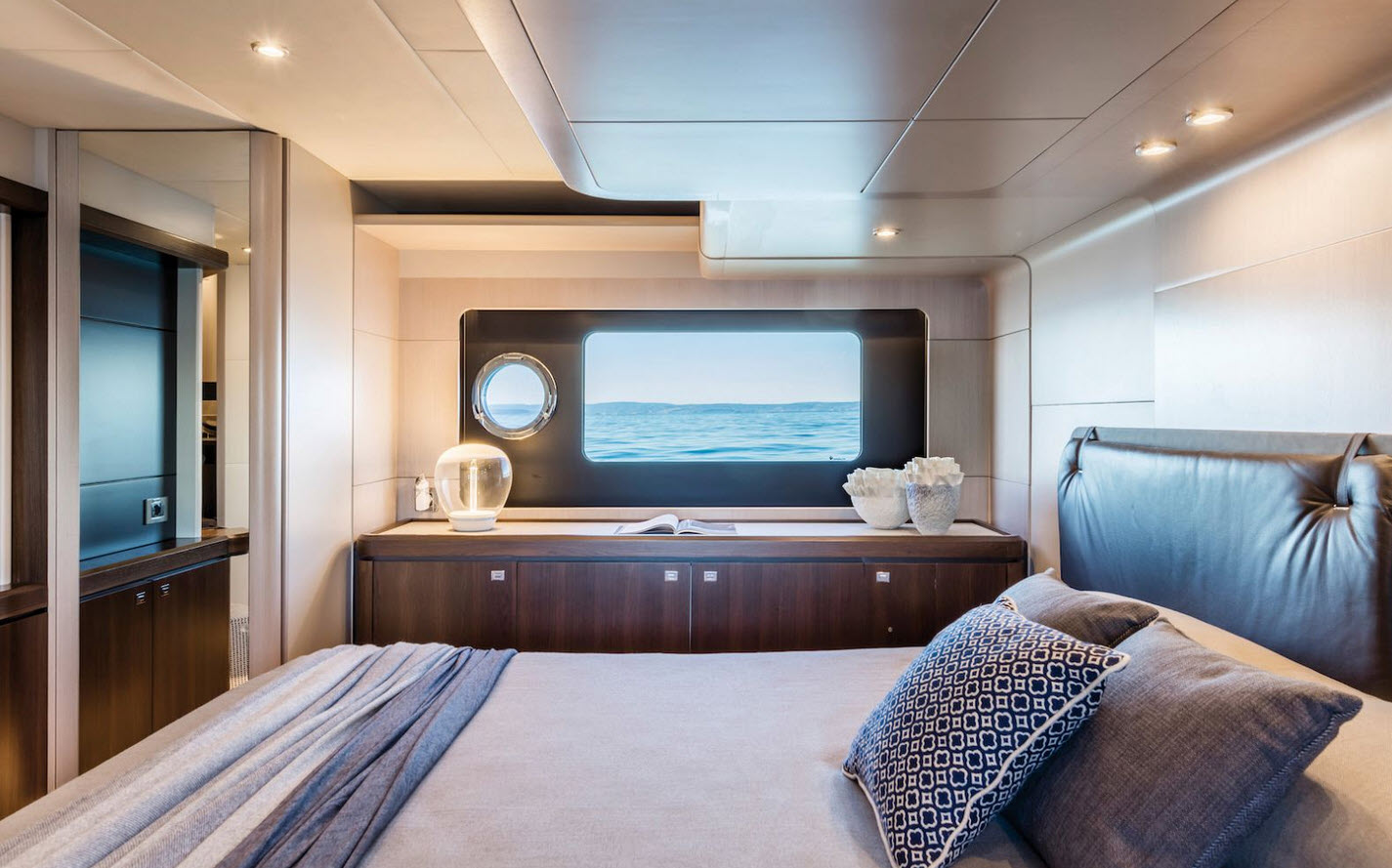 master stateroom - Absolute Yachts 58