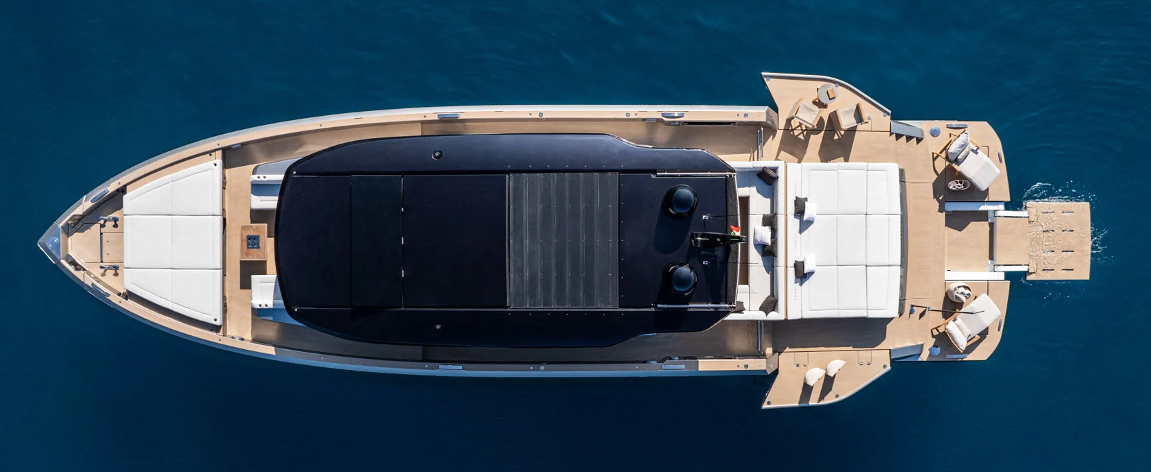 overhead view of the gt75 side decks and terraces