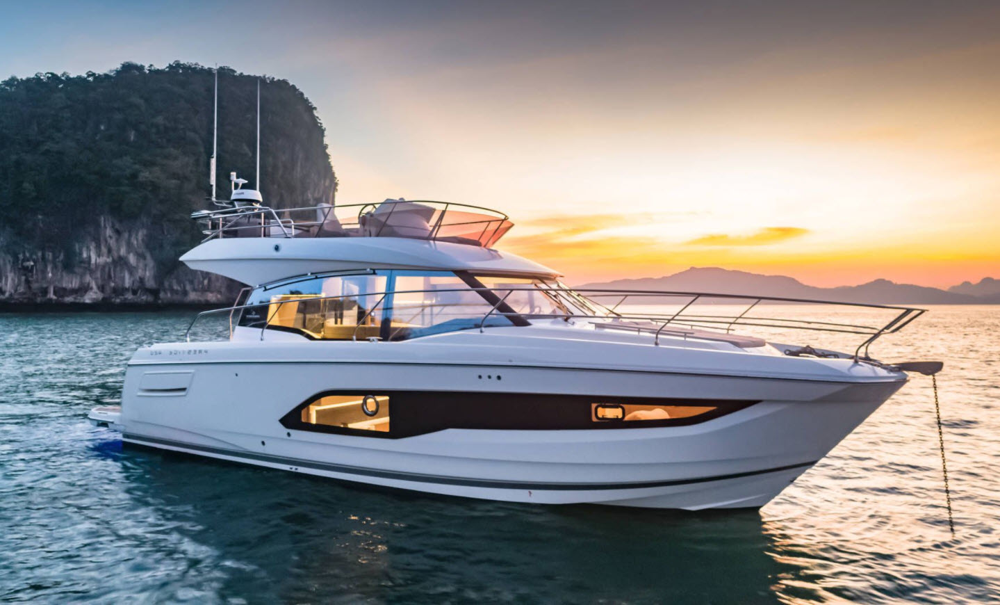 prestige 420 flybridge yacht