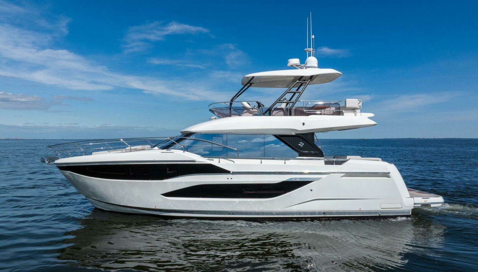 prestige 4.9 at norwalk boat show