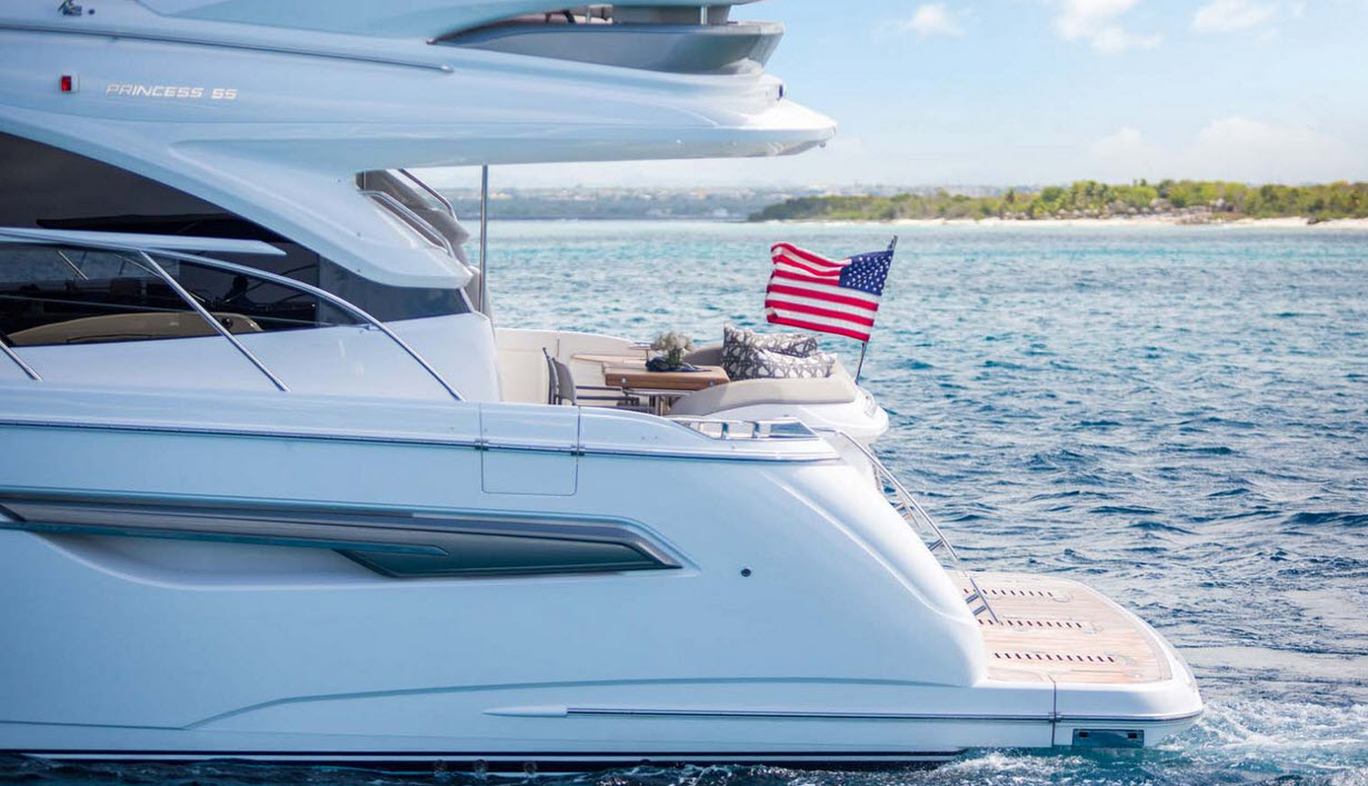 Princess 55 Flybridge aft cockpit space