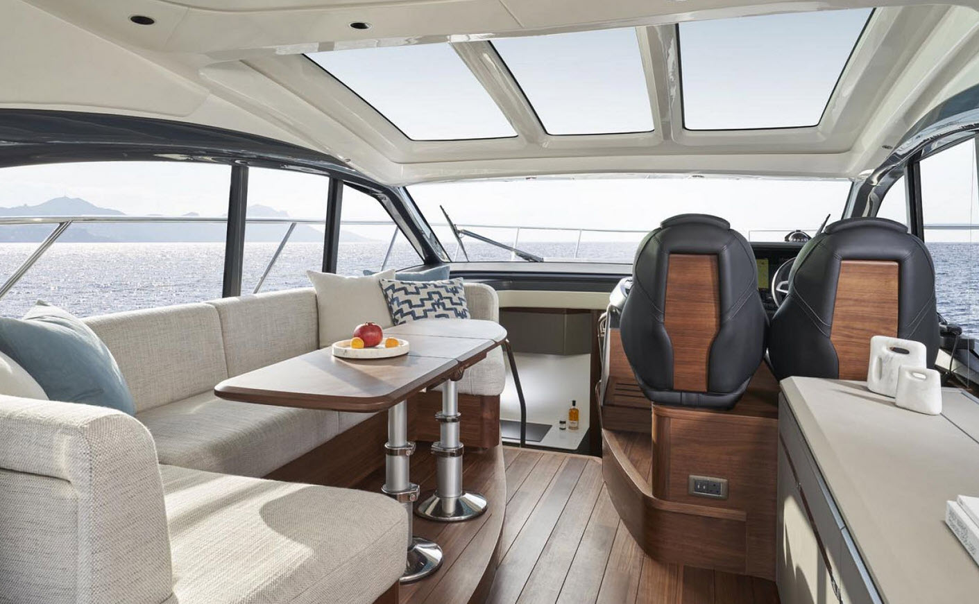 salon and helm station