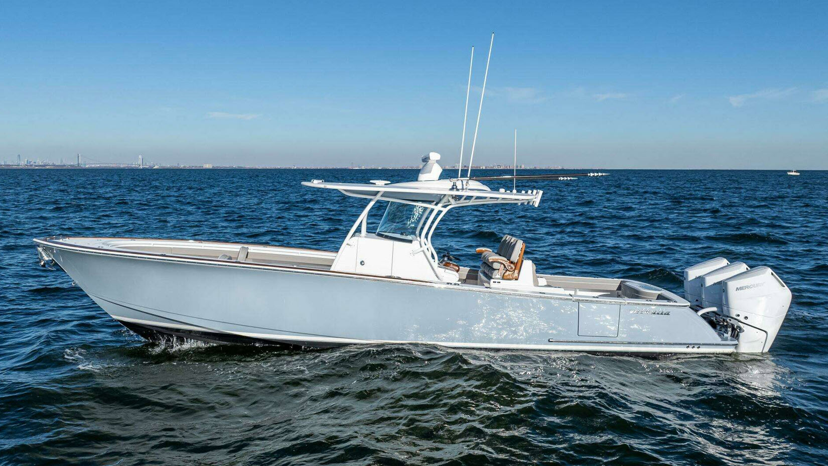 valhalla boats v37 at norwalk show