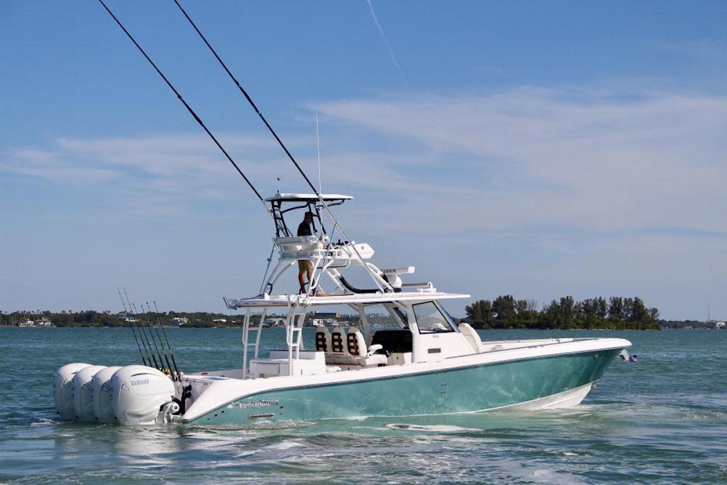 https://siyachts.imgix.net/photos/pages/correct/everglades.jpg?auto=format&w=1050&fit=clip&lossless=1
