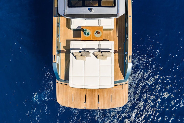 pardo 43 layout shot - aft end