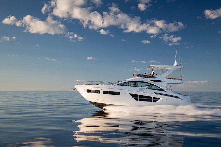 Cruisers Yachts 60 Cantius Flybridge