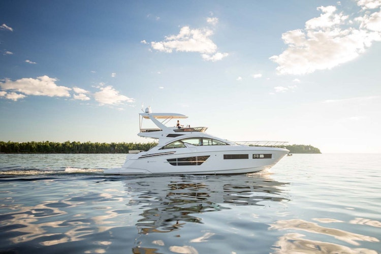 Cruisers Yachts 60 Cantius Flybridge