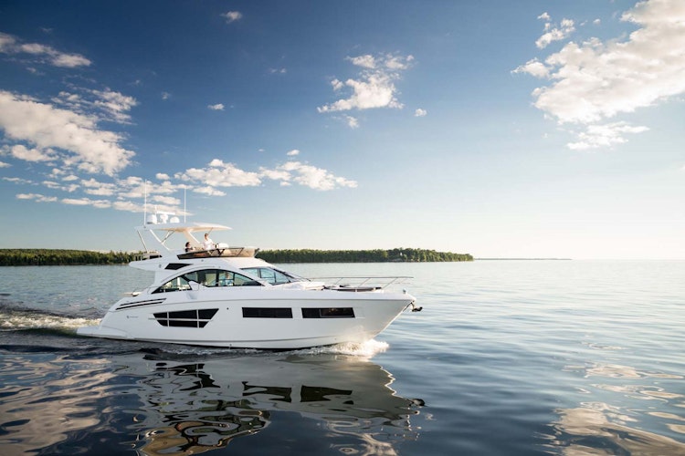 Cruisers Yachts 60 Cantius Flybridge