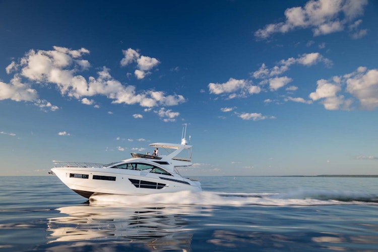 Cruisers Yachts 60 Cantius Flybridge