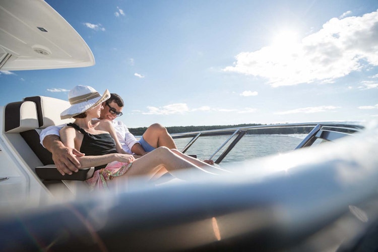 Cruisers Yachts 60 Cantius Flybridge