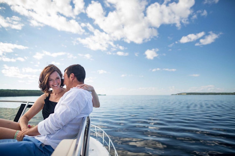 Cruisers Yachts 60 Cantius Flybridge