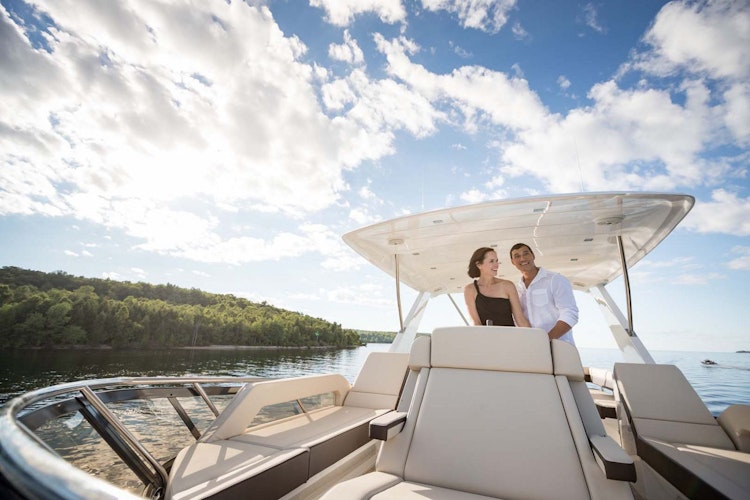 Cruisers Yachts 60 Cantius Flybridge