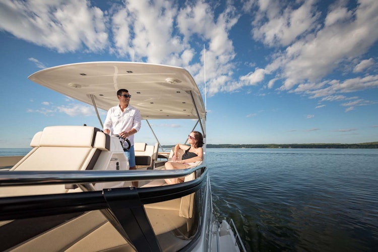 Cruisers Yachts 60 Cantius Flybridge