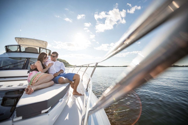 Cruisers Yachts 60 Cantius Flybridge