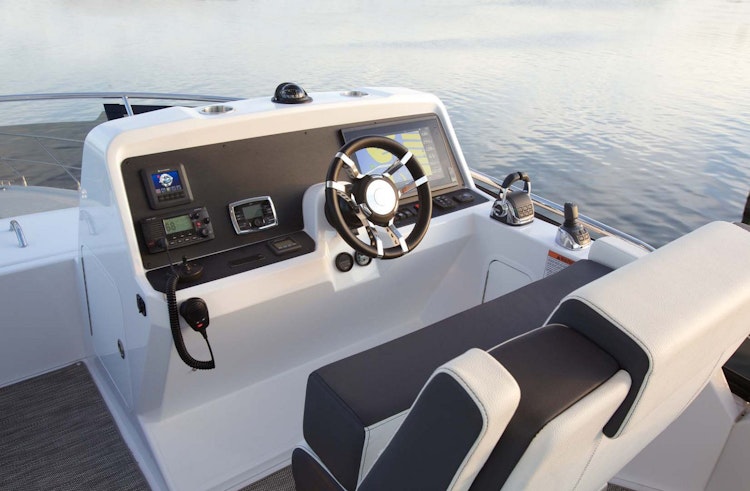 Cruisers Yachts 54 Cantius Flybridge