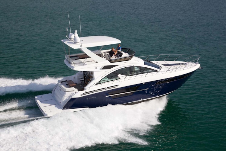 Cruisers Yachts 54 Cantius Flybridge