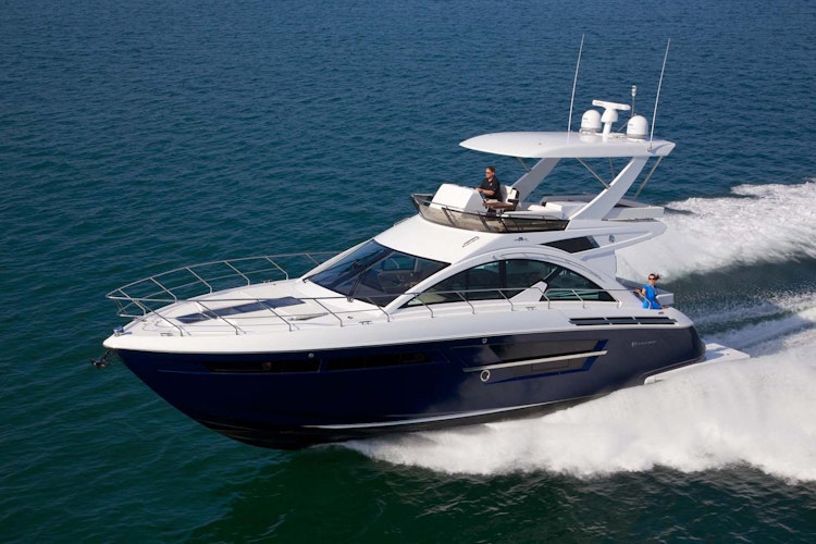 Cruisers Yachts 54 Cantius Flybridge