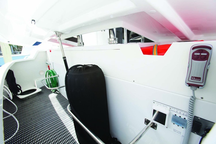 Cruisers Yachts 54 Cantius Flybridge