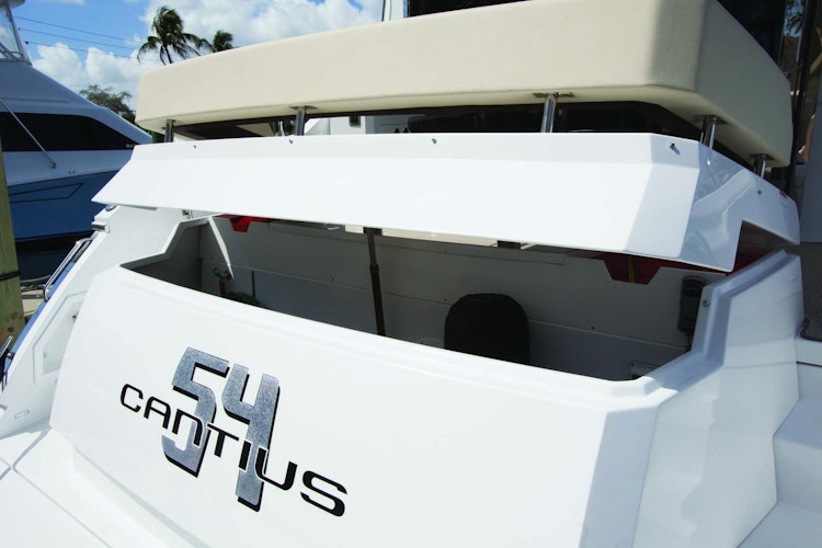 Cruisers Yachts 54 Cantius