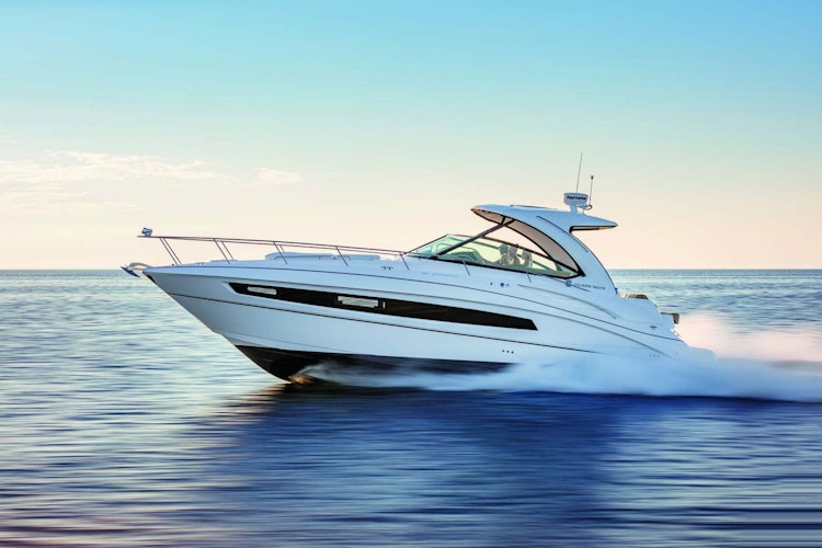 Cruisers Yachts 38 Express