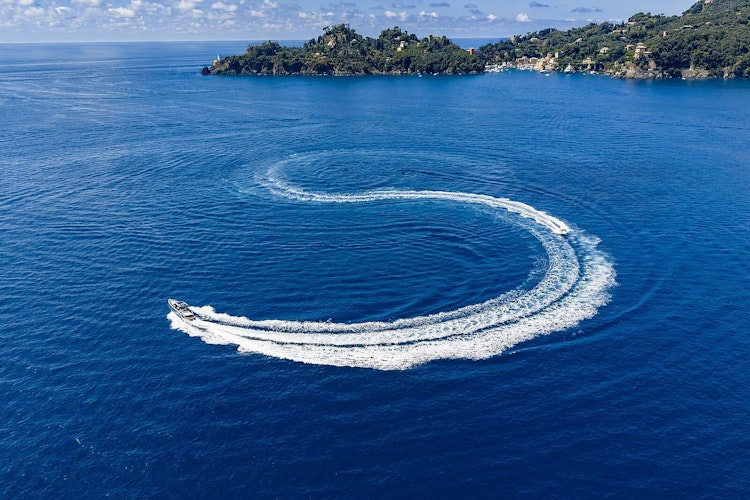 high view of pardo 43 making cirles in the water