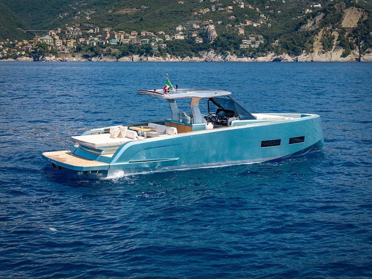 starboard side profile of pardo 43