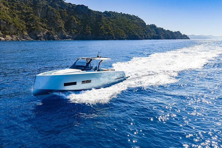 port side profile of pardo 43