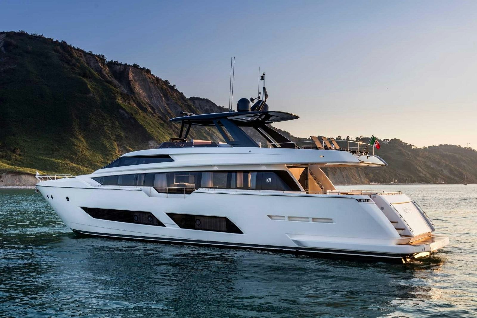 used Ferretti 850 yacht for sale