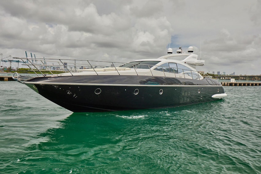 used Azimut 68 S yacht for sale