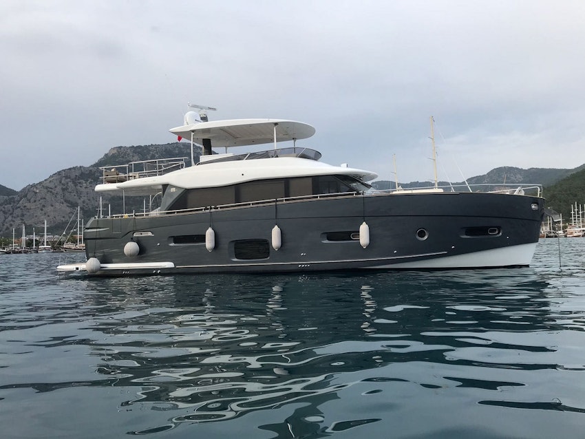 used Azimut 66 magellano yacht for sale