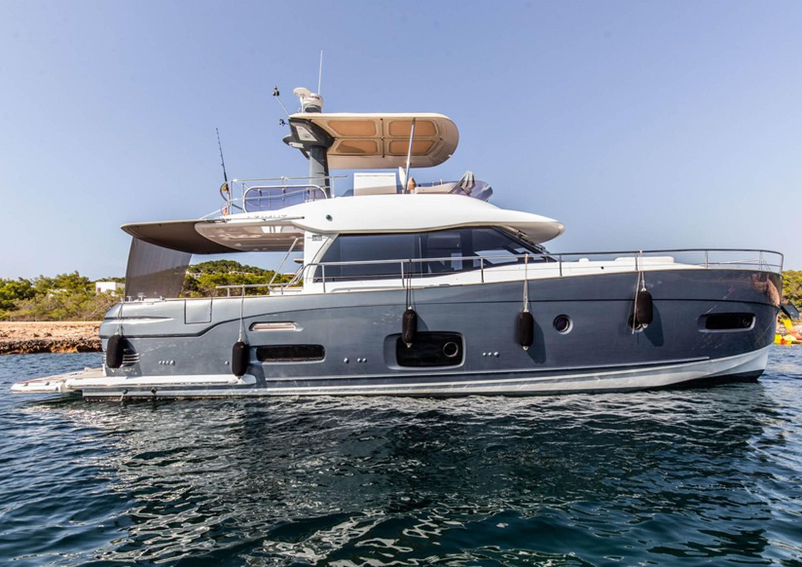 used Azimut 53 Magellano yacht for sale