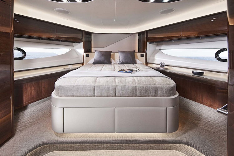 Guest Suite on the Princess Yachts V78