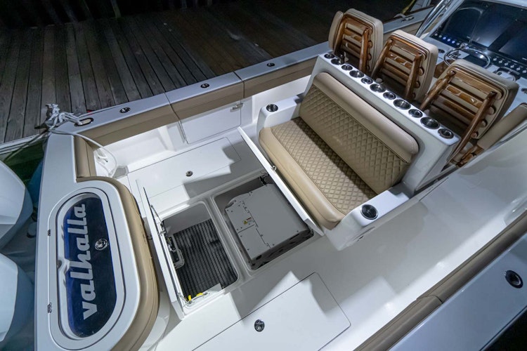 transom live well and cockpit seating