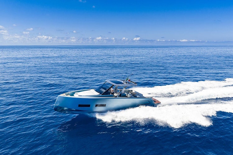 pardo 43 cruising in ocean