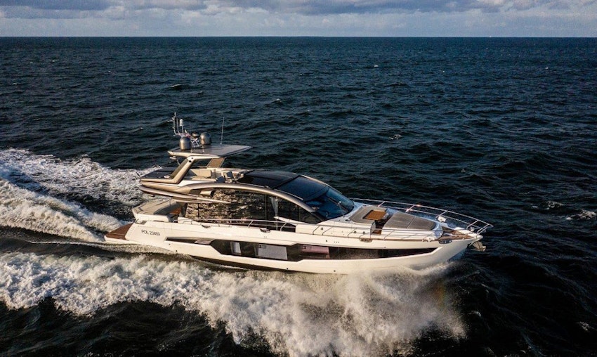 Galeon 700 Skydeck Yacht