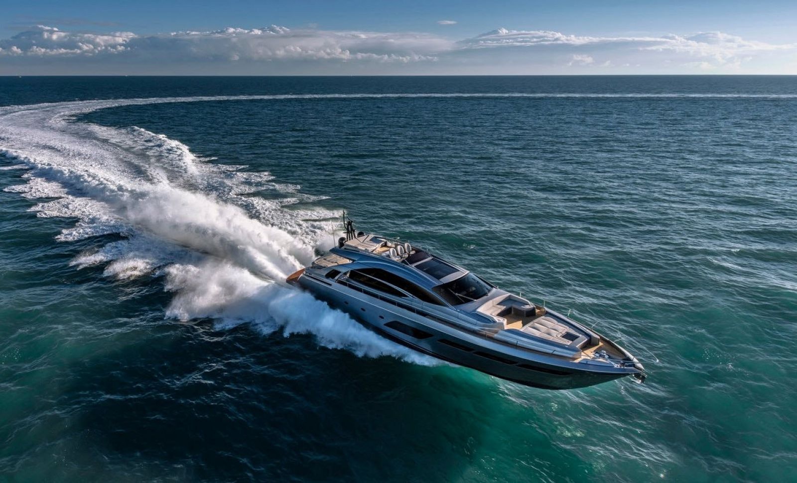 Pershing Yachts 8X
