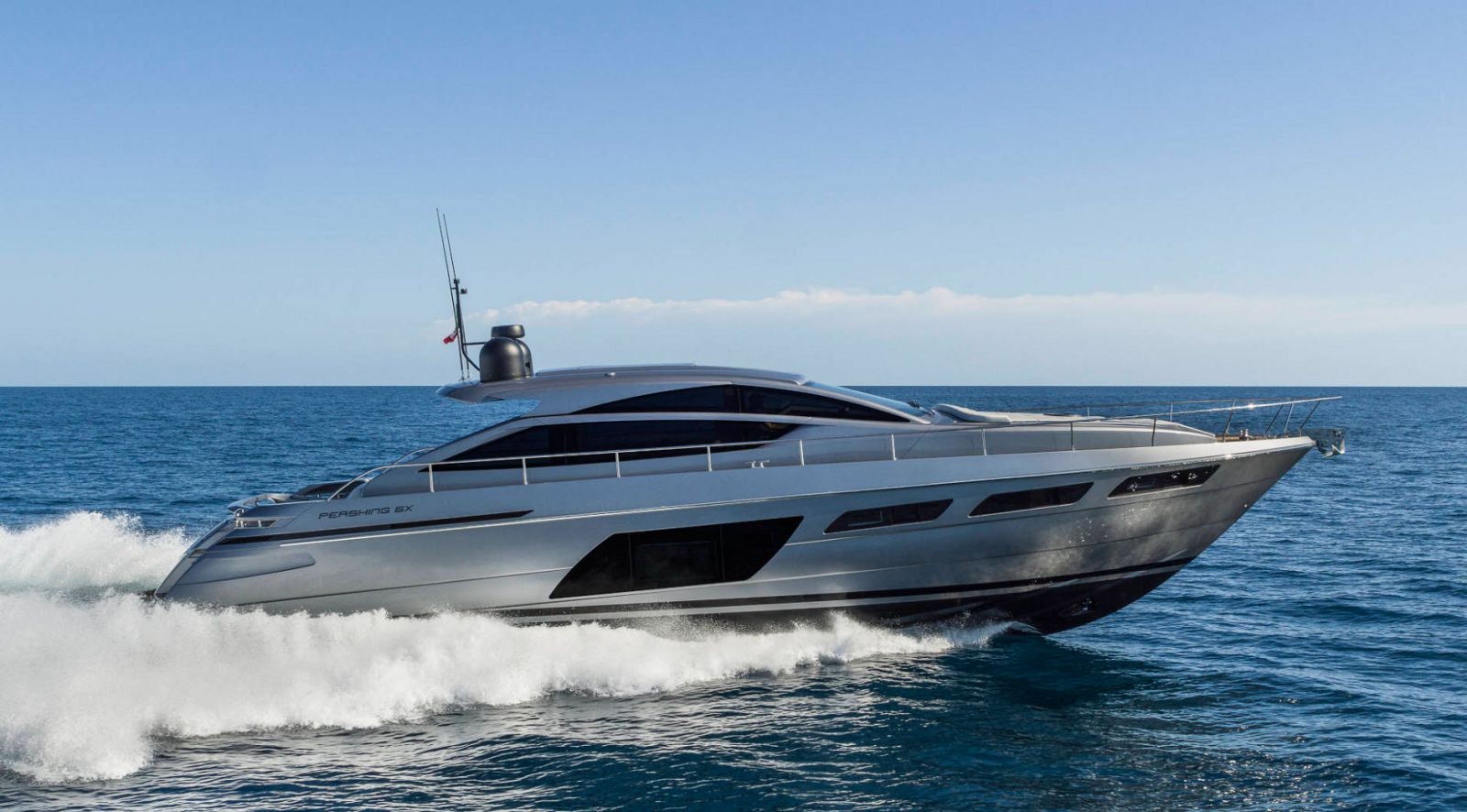Pershing 6x yacht