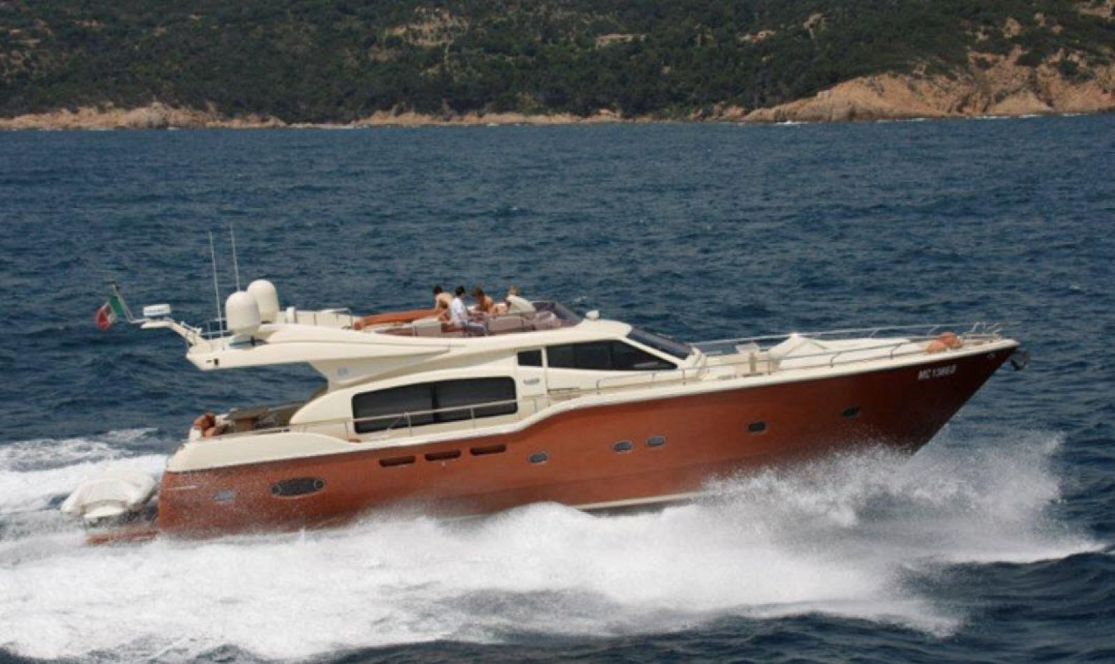 Ferretti Altura 690 Yacht
