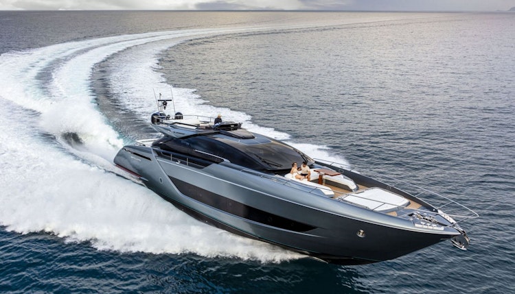 riva yachts 88 folgore