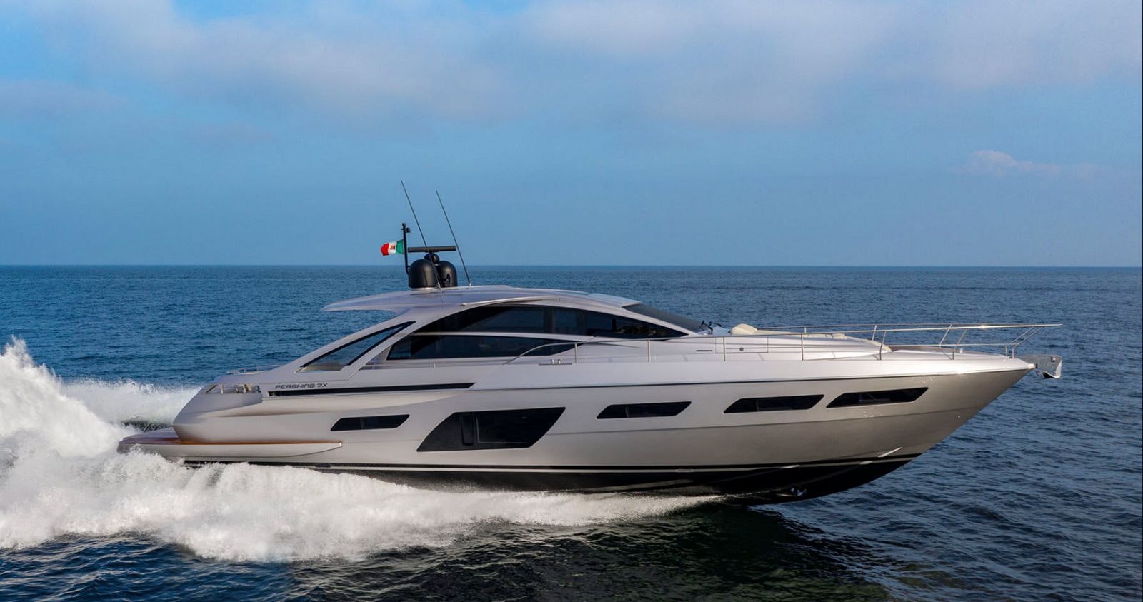 Pershing Yachts 7X